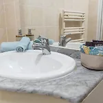 La Petit Maisonette De Manu *