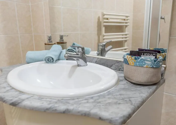 La Petit Maisonette De Manu *