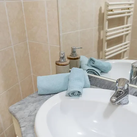 La Petit Maisonette De Manu *