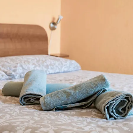 La Petit Maisonette De Manu *